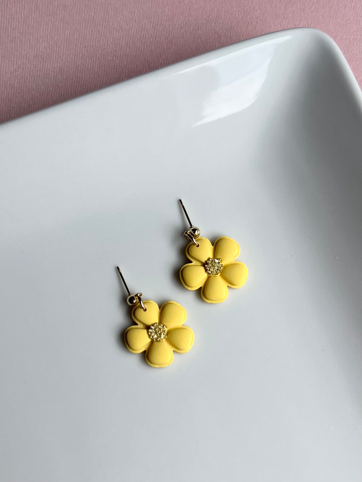 The Mae | Yellow Flower Clay Earrings