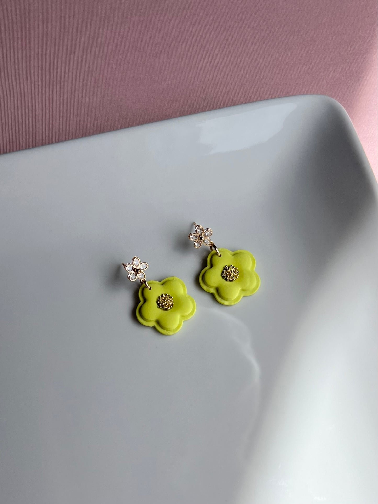 The Lea | Green Flower Clay Earrings