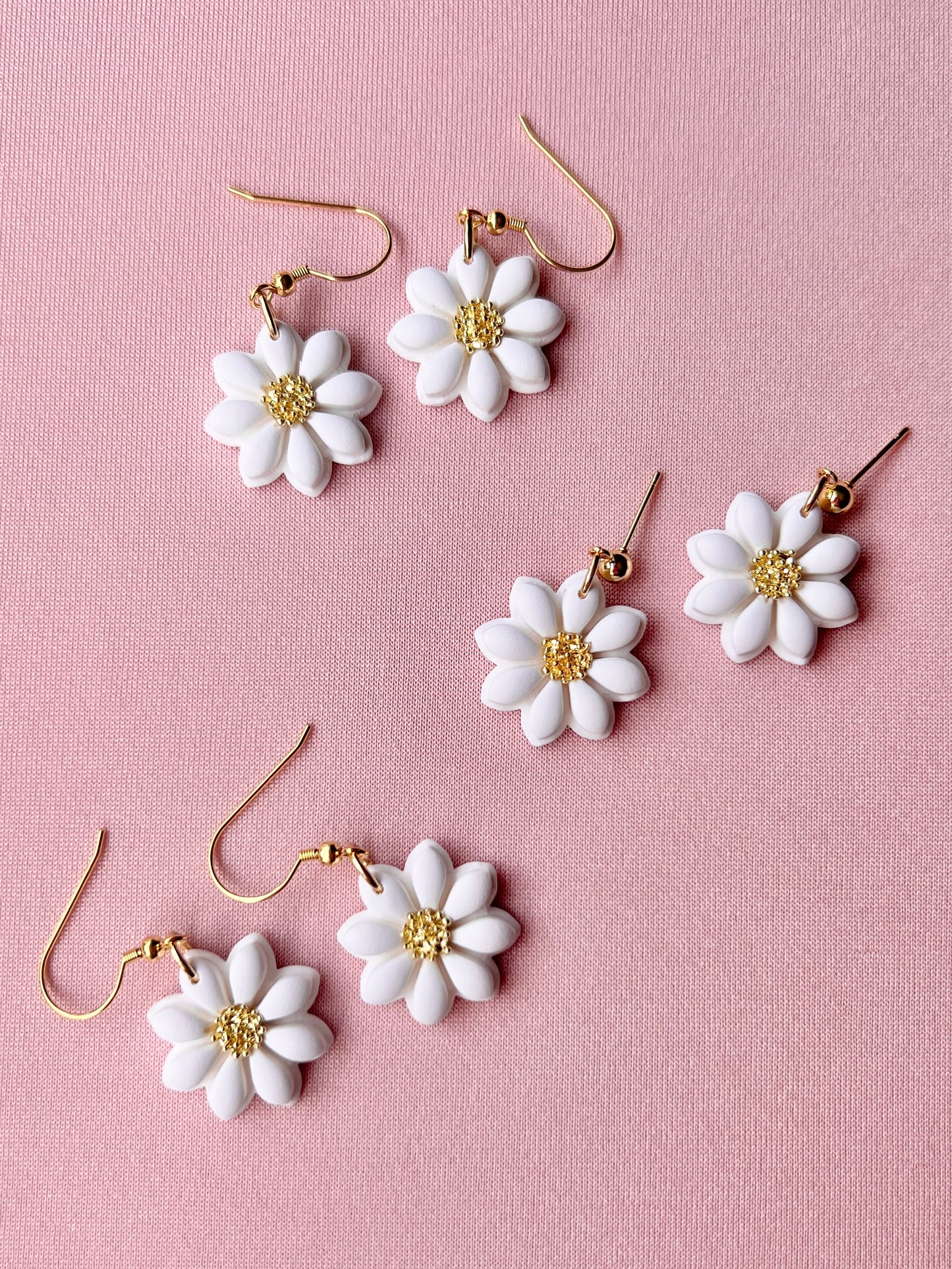 The Ali | White Flower Clay Earrings