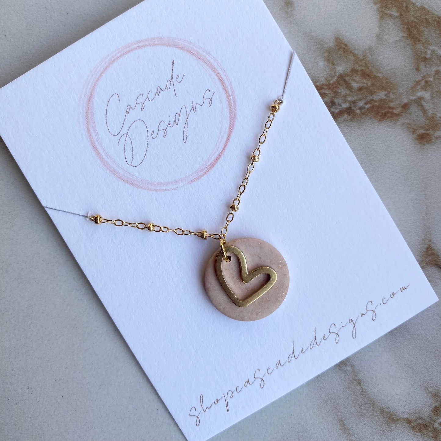 The Gold Amor | Round Heart Clay Necklace