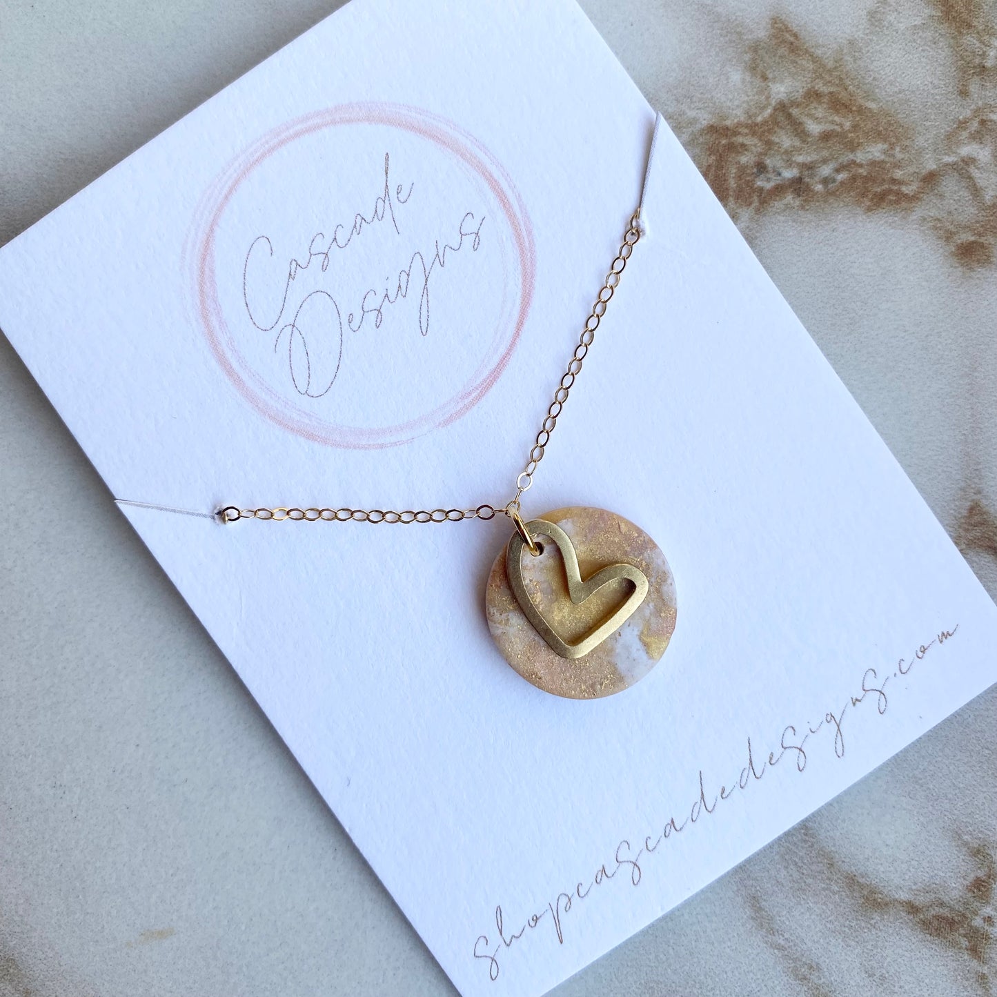 The Gold Amor | Round Heart Clay Necklace