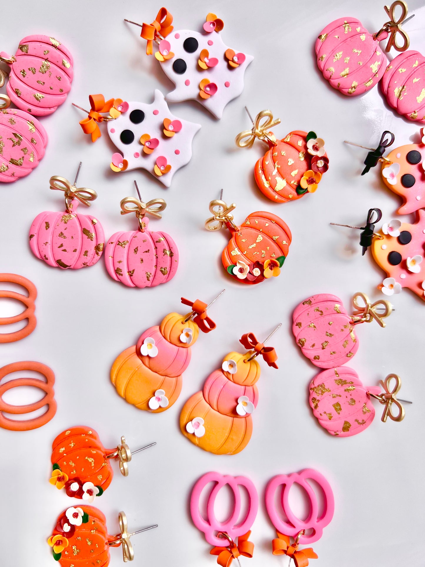 The Ghosti Floral | Ombre Ghost Pumpkin Clay Earrings