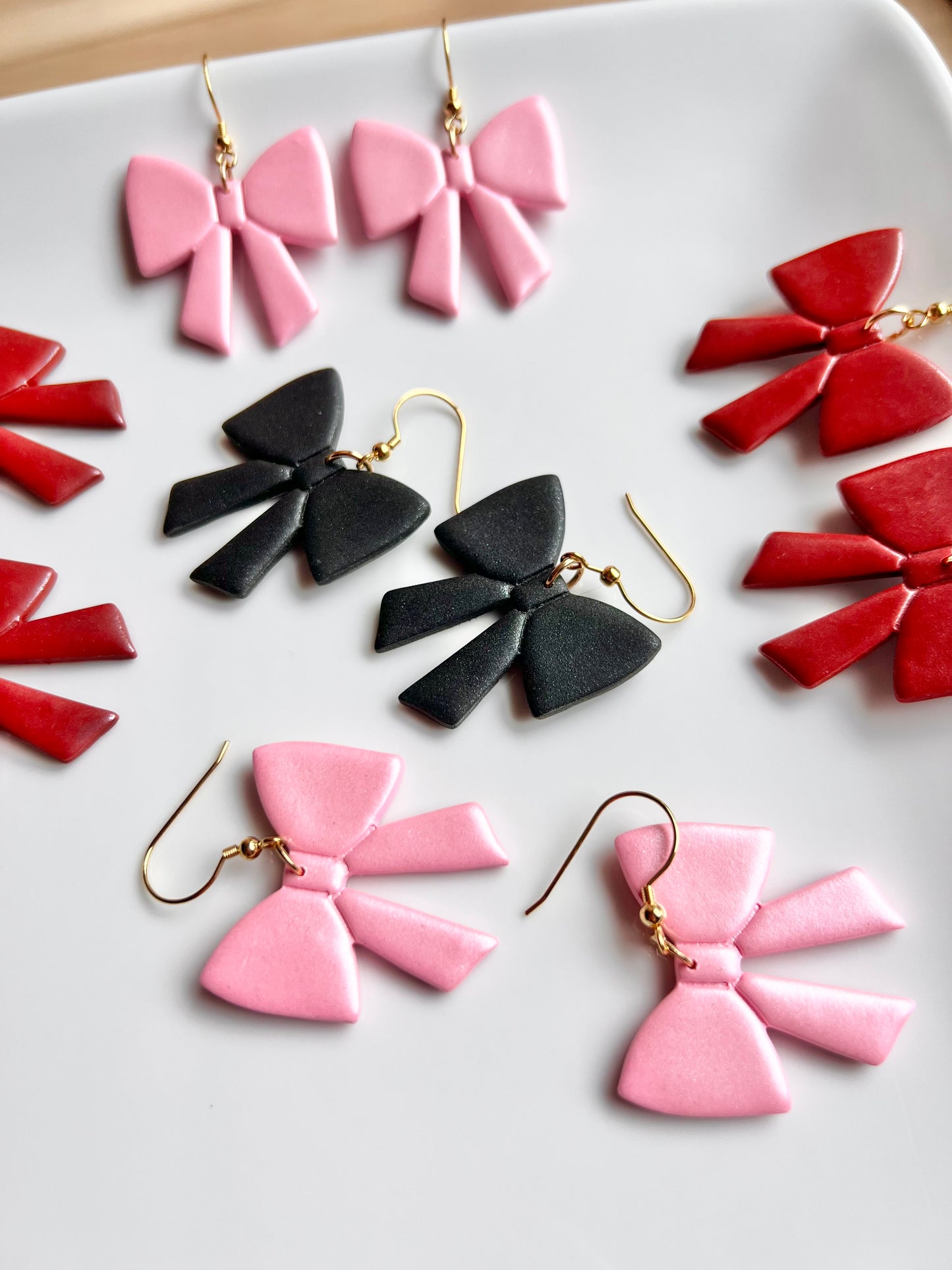 The Tinsel | Shimmery Bow Clay Earrings