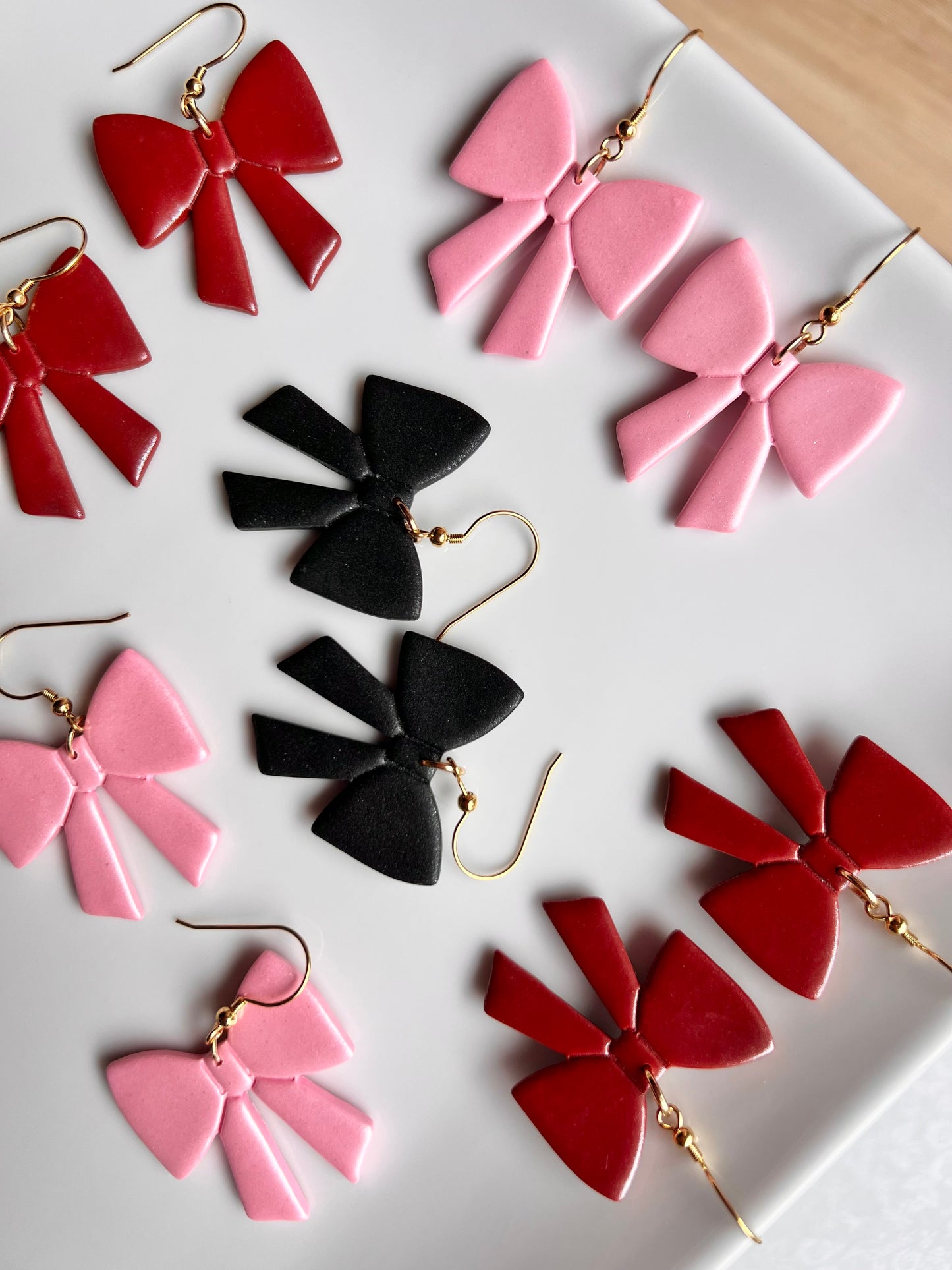 The Tinsel | Shimmery Bow Clay Earrings
