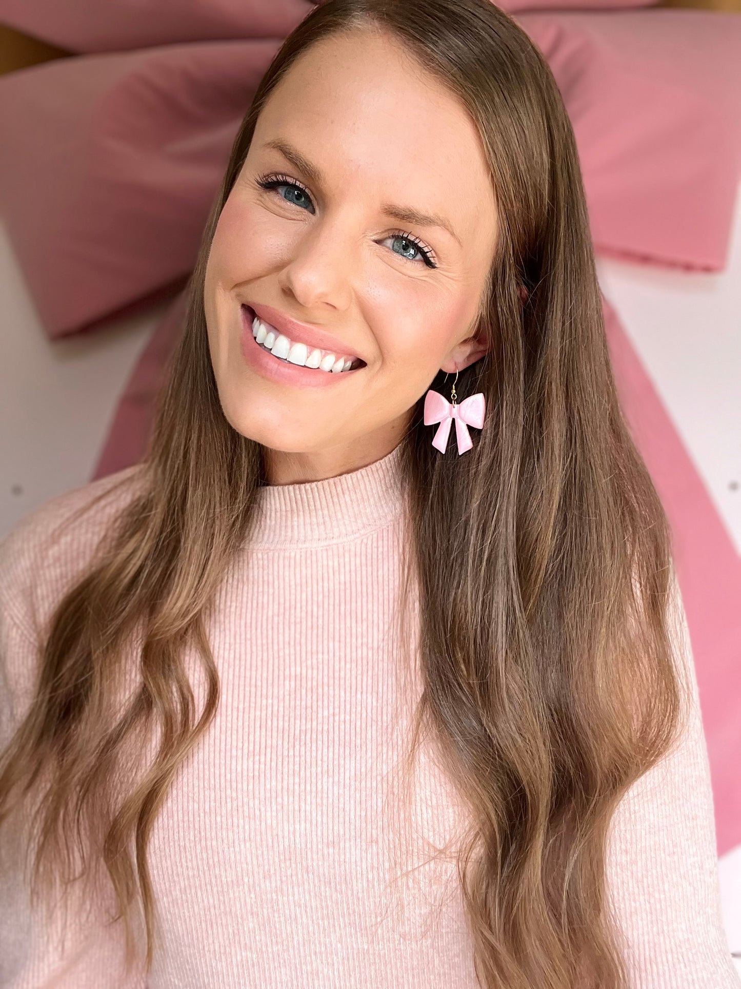 The Tinsel | Shimmery Bow Clay Earrings